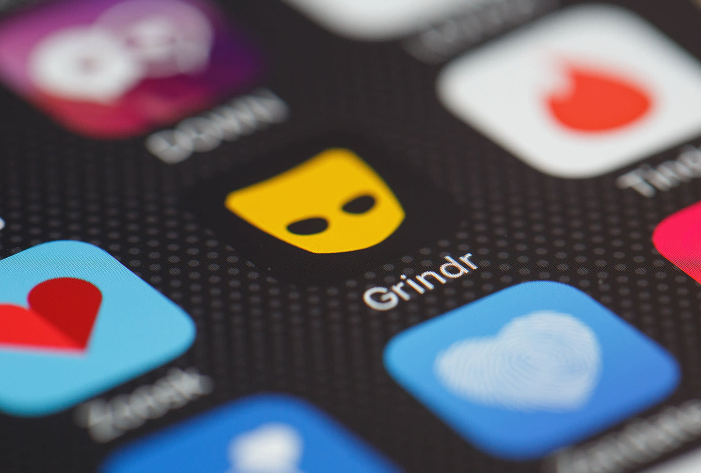 <b>Why Are There So Many Straight Guys on Grindr?</b>