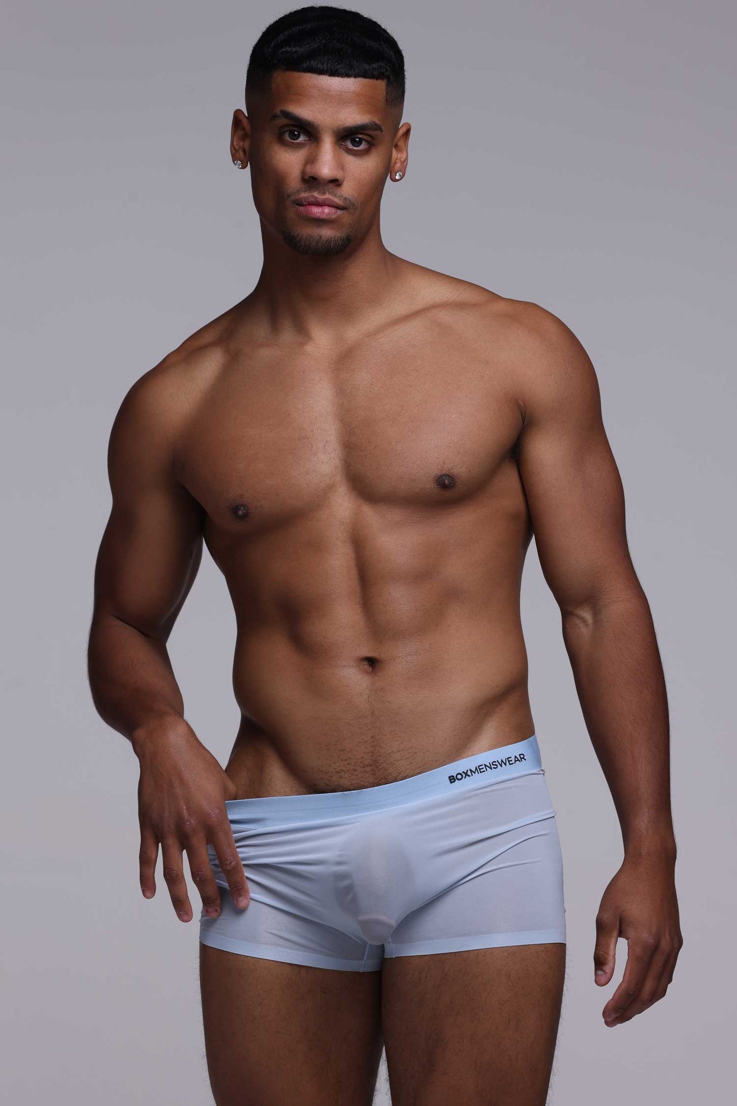<b>Gay Men Everywhere Are Raving About These Seamless Boxers – Here’s Why<b>