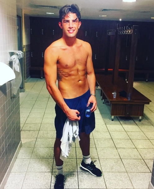 <b>Jack Fincham Gets His Dream Body Ready For Big Boxing Match</b>
